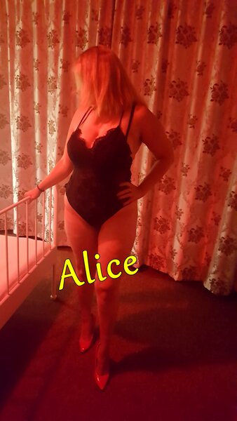 Alice, voluptoasa, pasionala, te astept la relaxare.